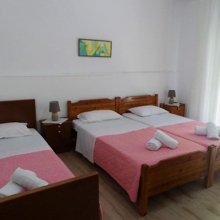 Anais Apartment Néa Péramos Exteriér fotografie