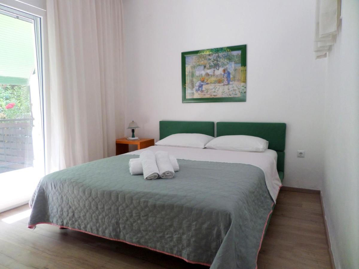 Anais Apartment Néa Péramos Exteriér fotografie