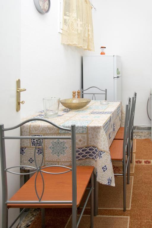 Anais Apartment Néa Péramos Exteriér fotografie